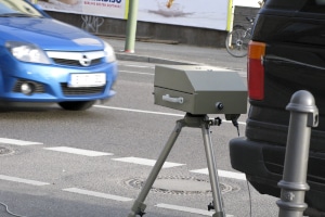 Fahren Sie 70 km/h zu schnell, kann das eine Straftat darstellen.