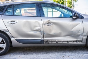 Parkschaden beim Parkplatzunfall - Autounfall 2023 / 2024